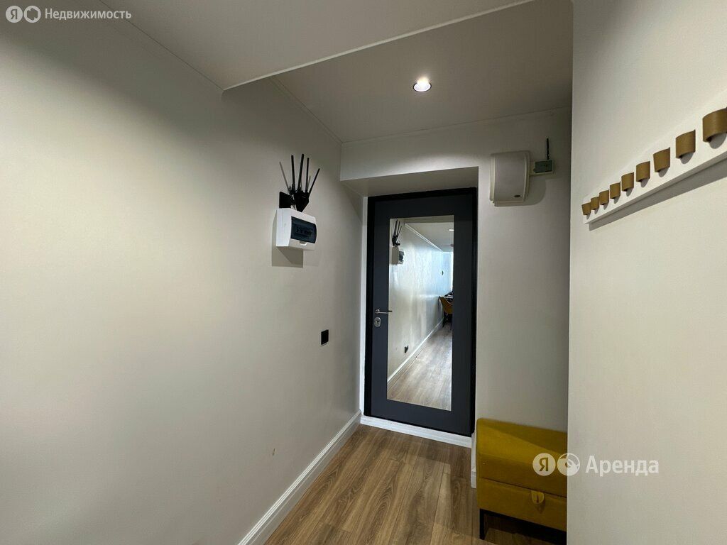 m. Sokol: Apartment, studio