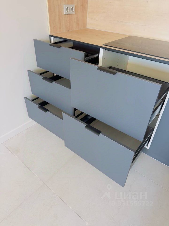 m. ZIL: Apartment, 2-rooms