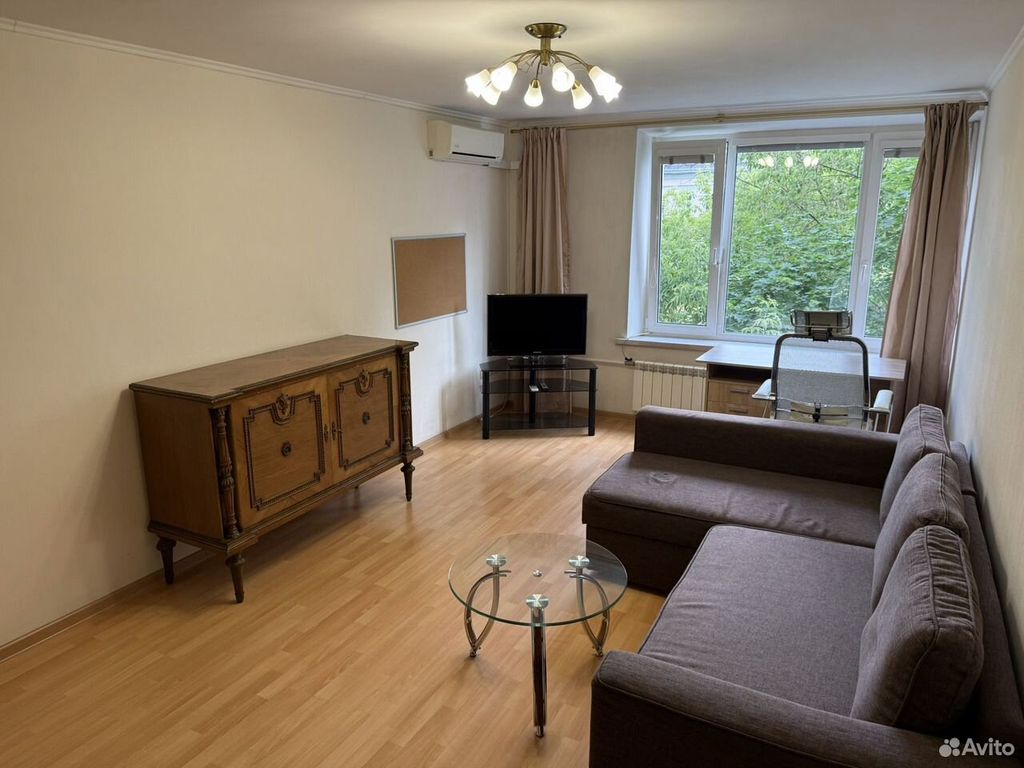 m. Tsvetnoy bulvar: Apartment, 2-rooms