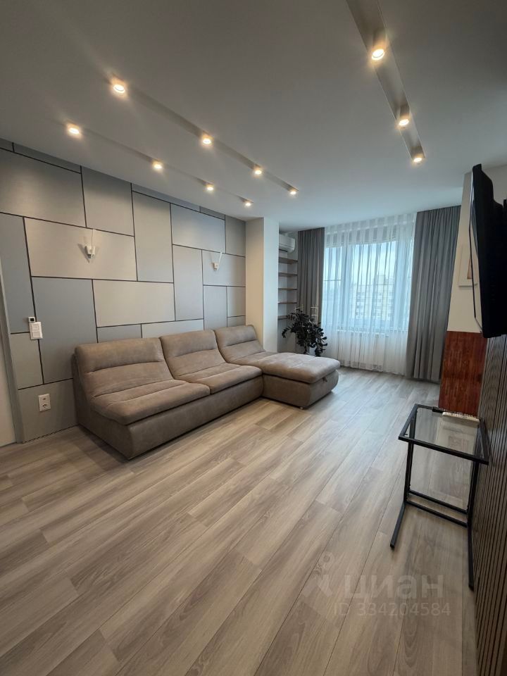 m. Narodnoe Opolchenie: Apartment, 2-rooms