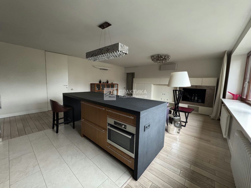 m. Ulitsa 1905 goda: Apartment, 3-rooms