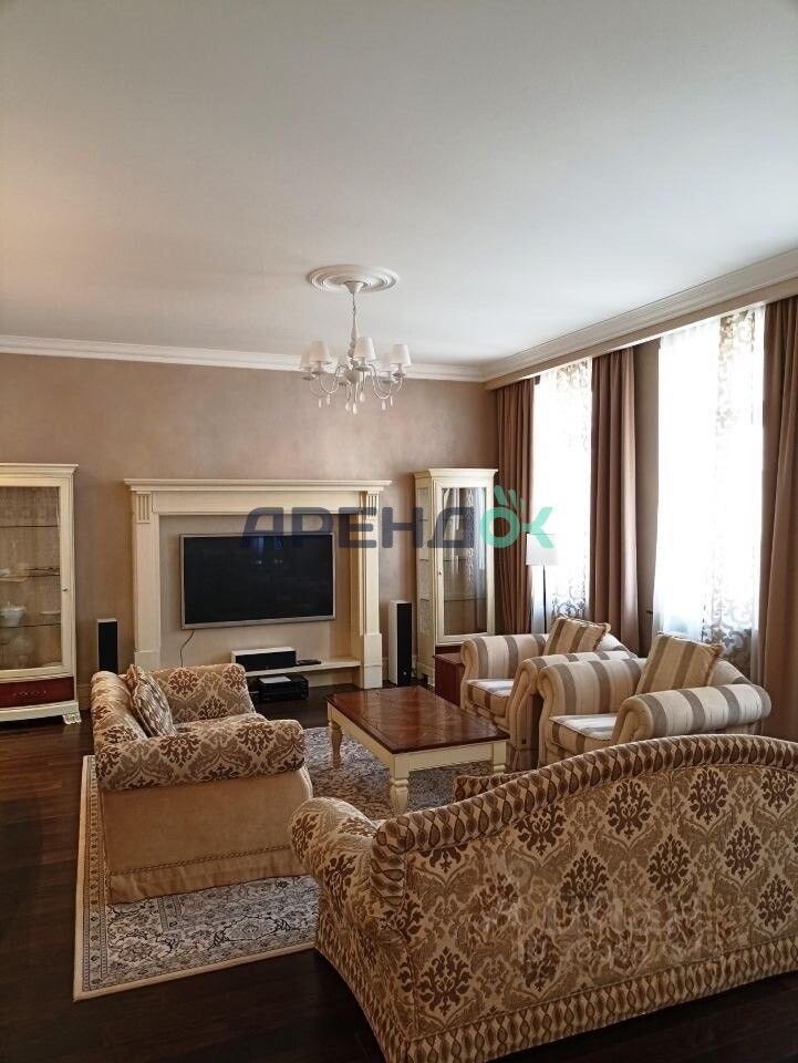 m. Trubnaya: Apartment, 4-rooms