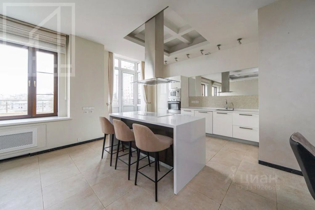 m. Smolenskaya: Apartment, 4-rooms