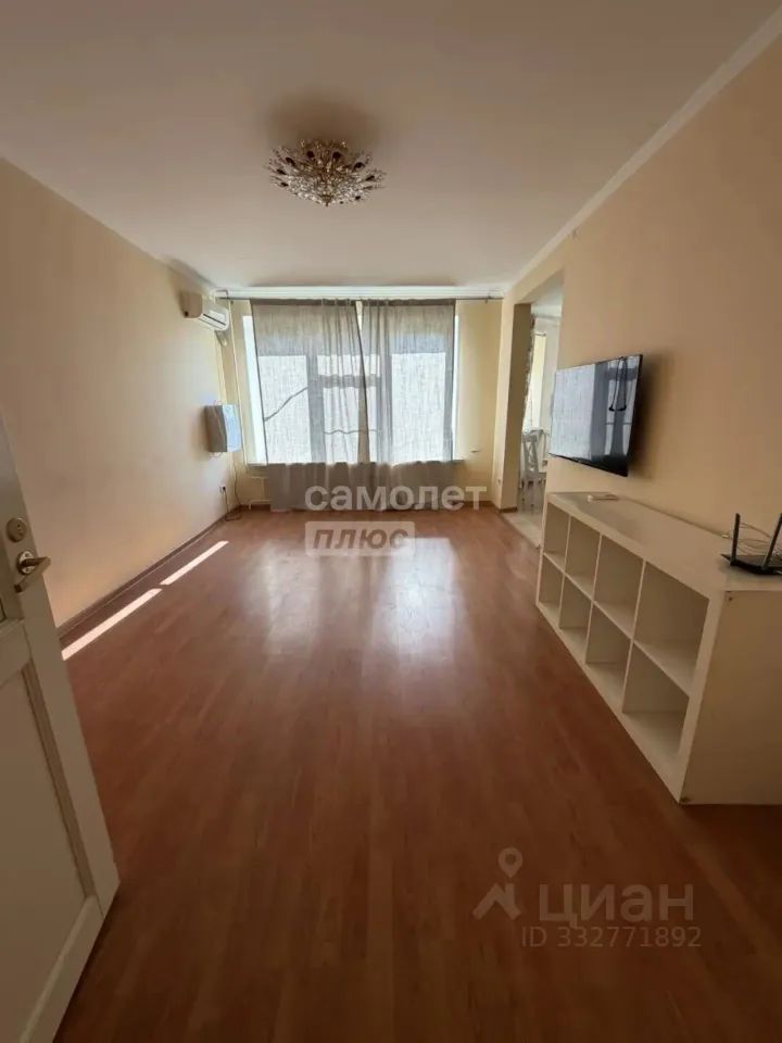 m. Pavshino: Apartment, 2-rooms
