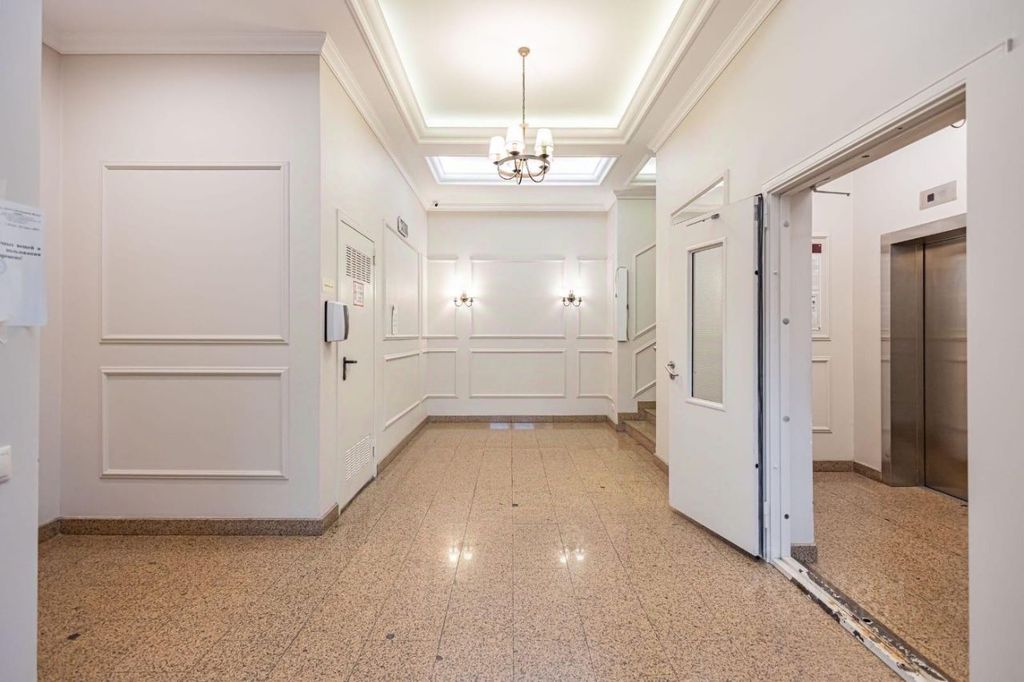 m. Sportivnaya: Apartment, 3-rooms
