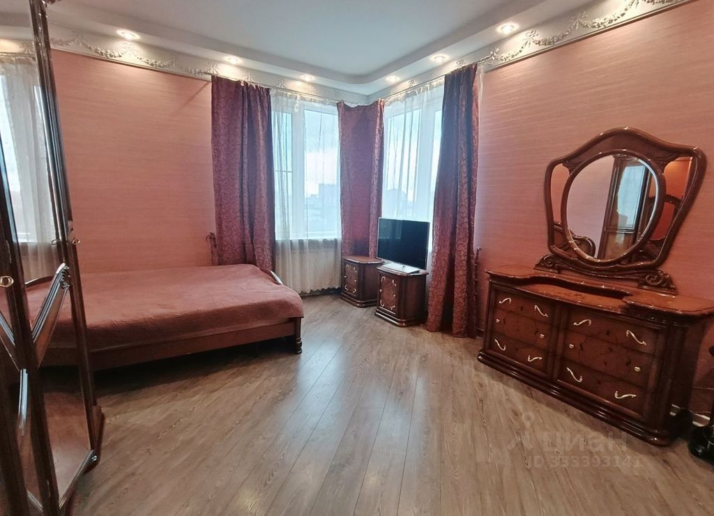 m. Oktyabrskoe pole: Apartment, 2-rooms
