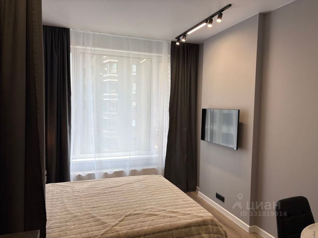 m. Verkhnie Kotly: Apartment, studio