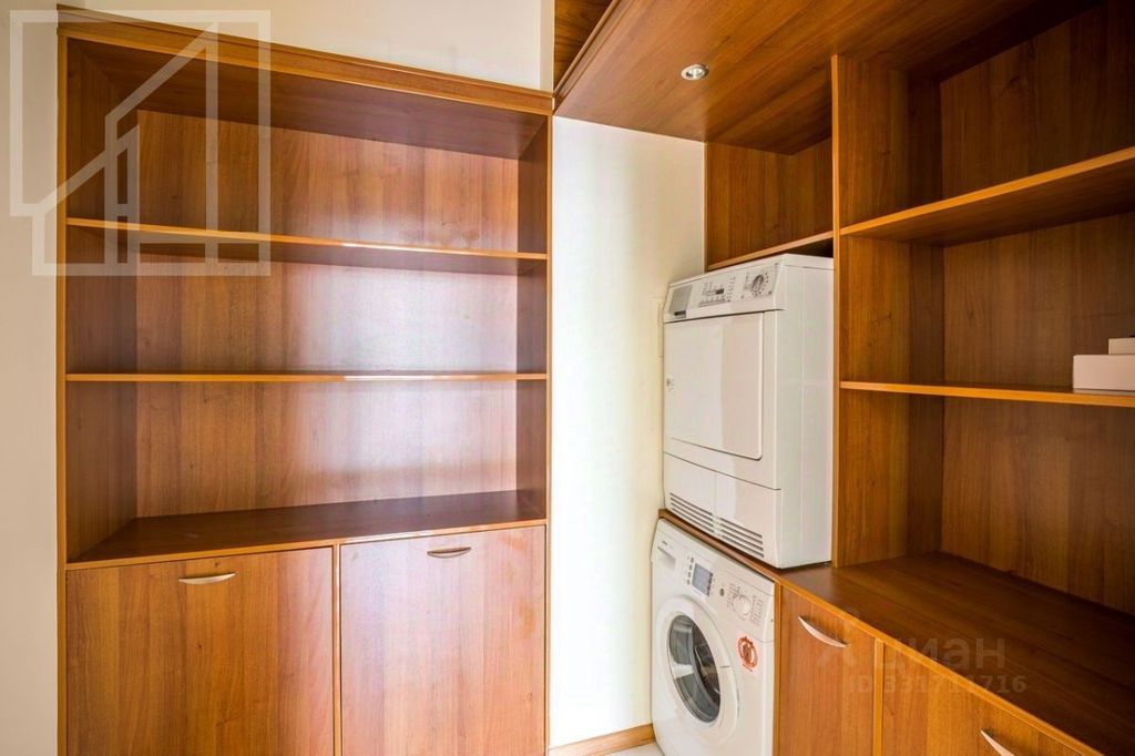 m. Kropotkinskaya: Apartment, 4-rooms