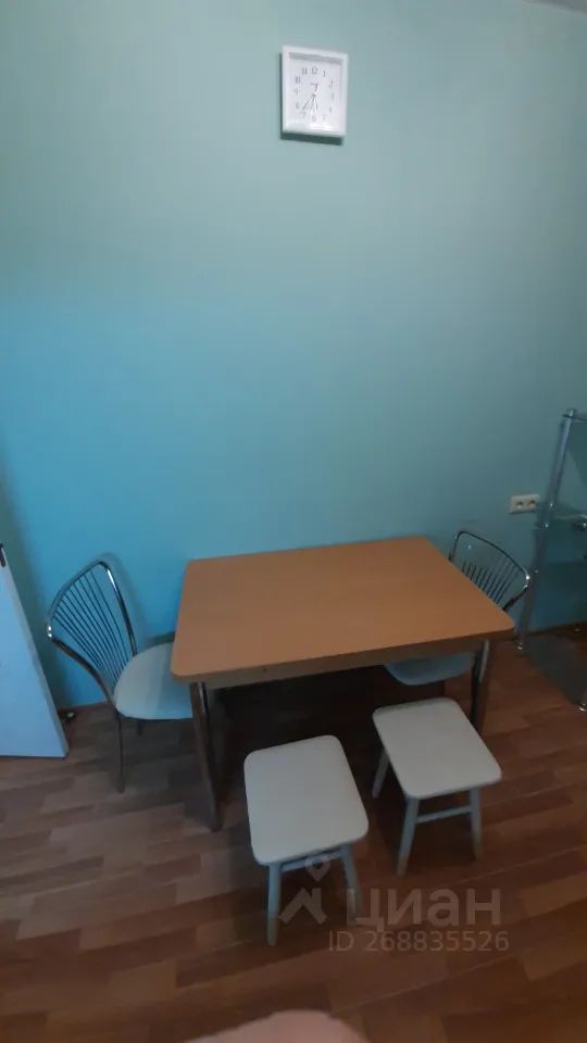m. Lukhmanovskaya: Apartment, 2-rooms
