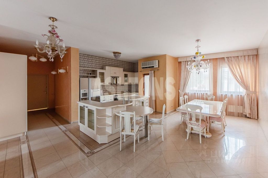 m. Tretyakovskaya: Apartment, 3-rooms