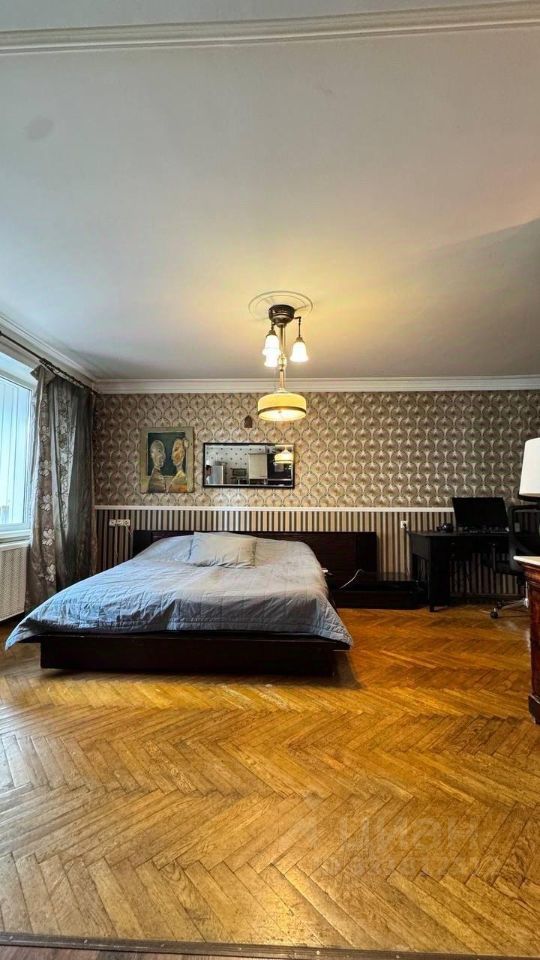 m. Maryina Roscha: Apartment, studio