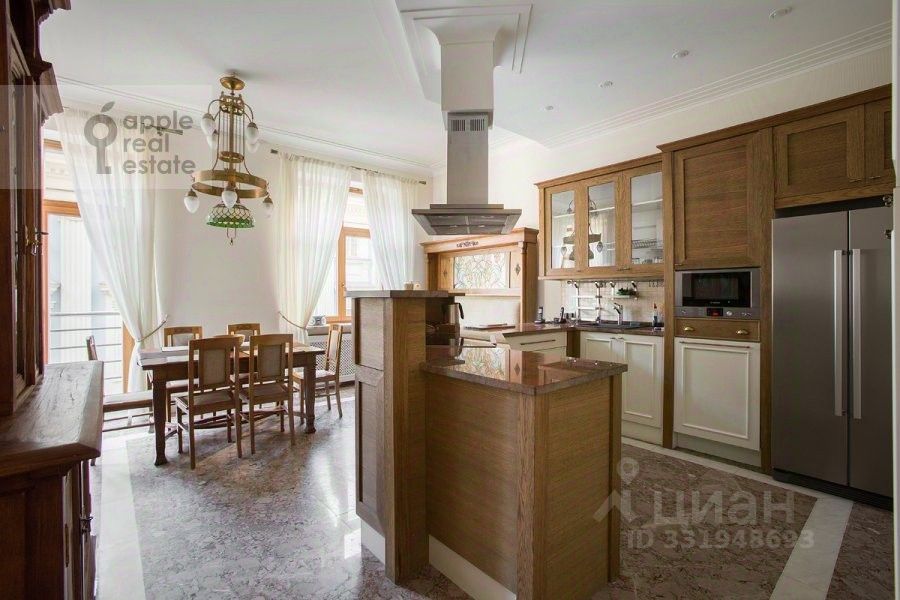 m. Kropotkinskaya: Apartment, 4-rooms