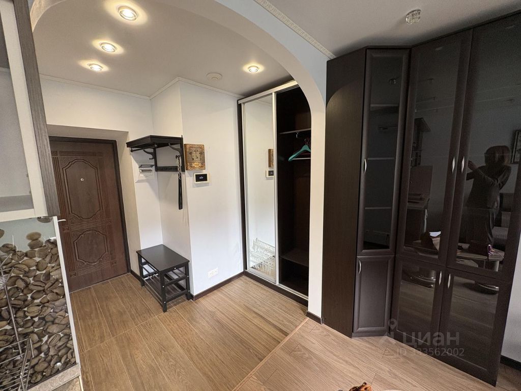 m. Smolenskaya: Apartment, studio