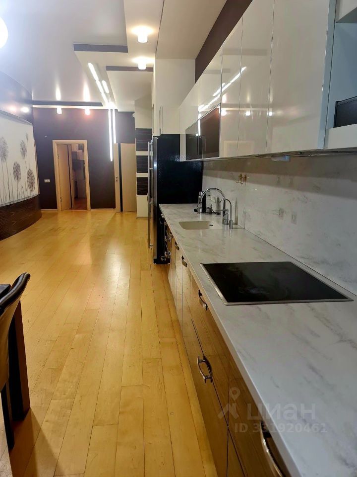 m. Ulitsa Akademika Koroleva: Apartment, 3-rooms