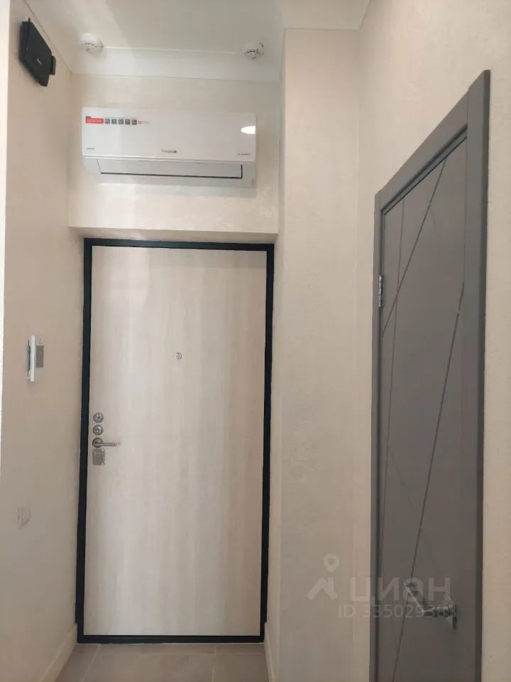 m. ZIL: Apartment, 1-rooms