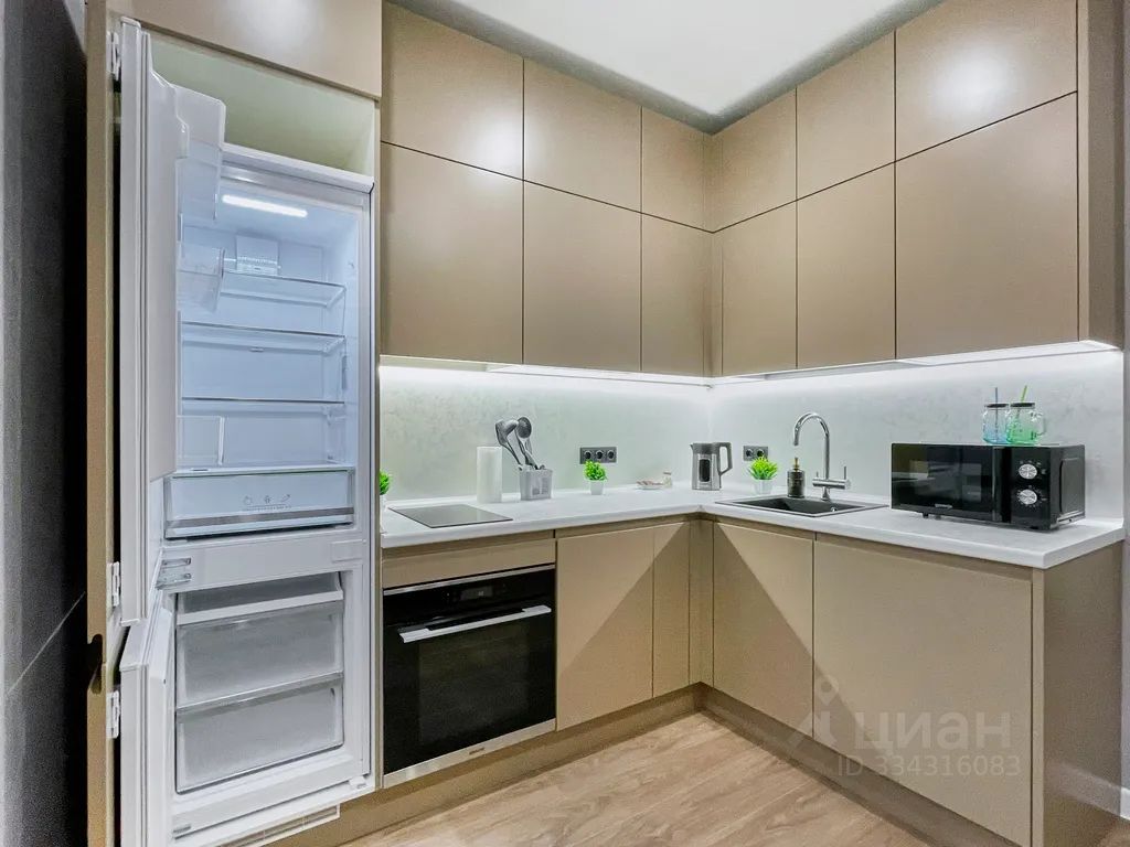 m. Maryina Roscha: Apartment, studio