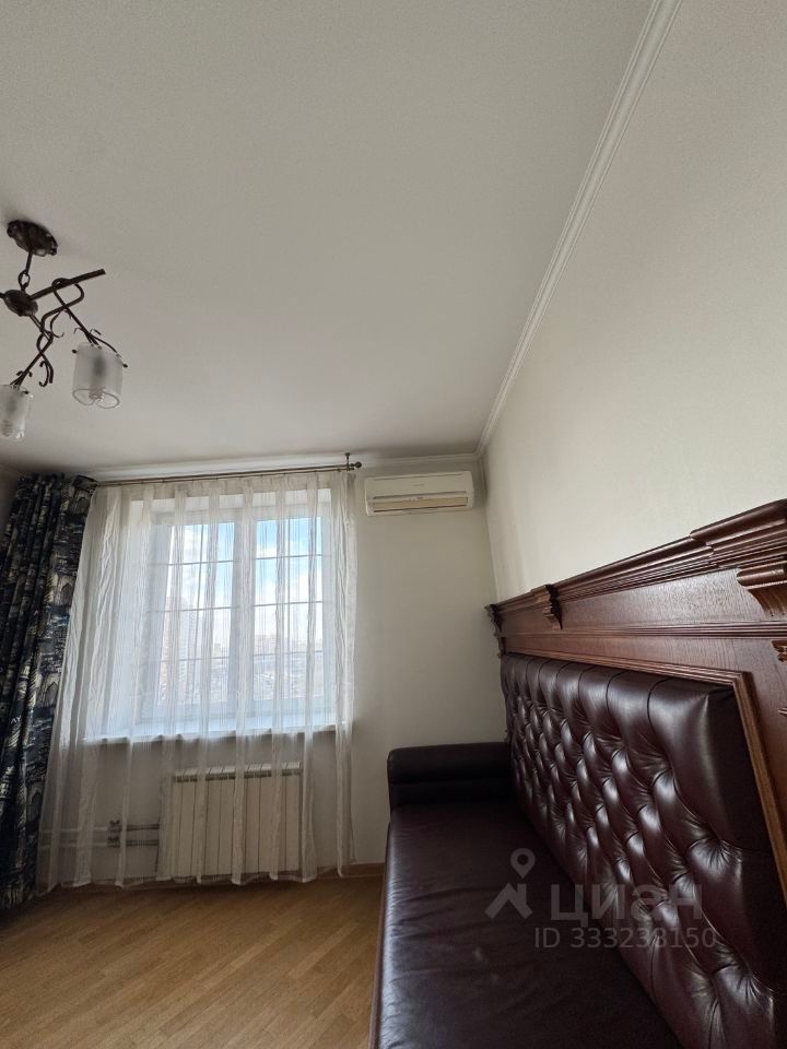 m. Lukhmanovskaya: Apartment, 2-rooms