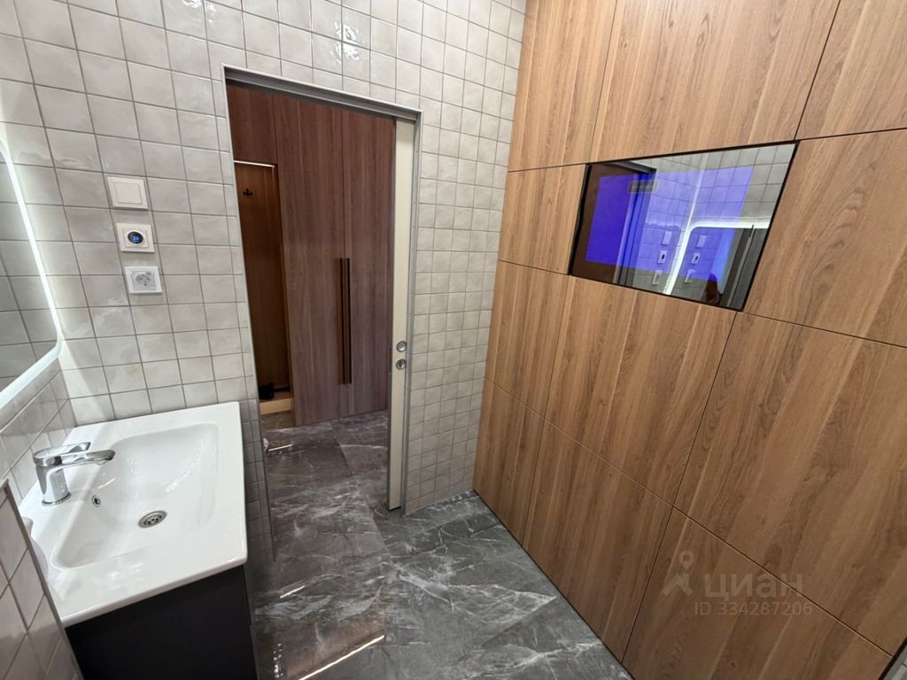 m. Maryina Roscha: Apartment, studio