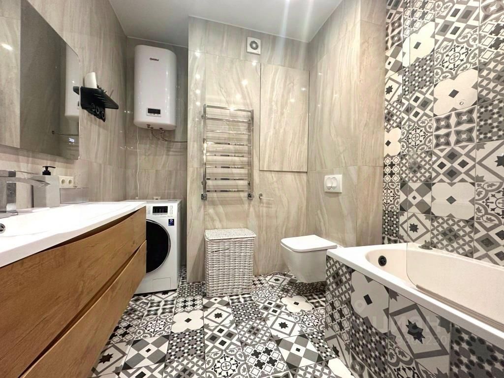 m. Universitet druzhby narodov: Apartment, 2-rooms