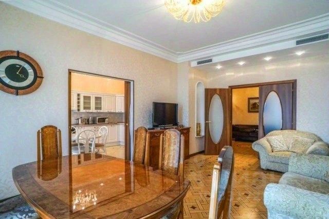 m. Studencheskaya: Apartment, 3-rooms