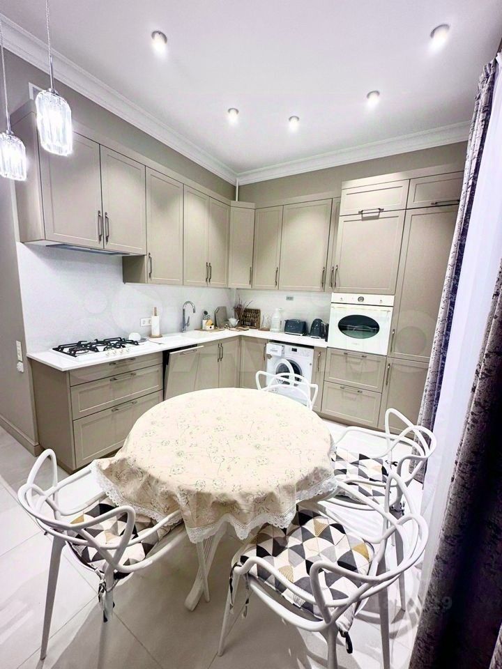 m. Kievskaya: Apartment, 3-rooms