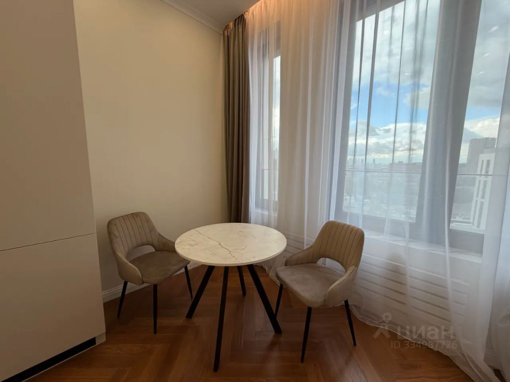 m. ZIL: Apartment, 1-rooms