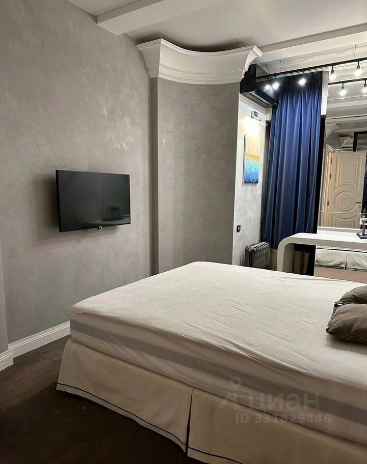 m. Baumanskaya: Apartment, 2-rooms