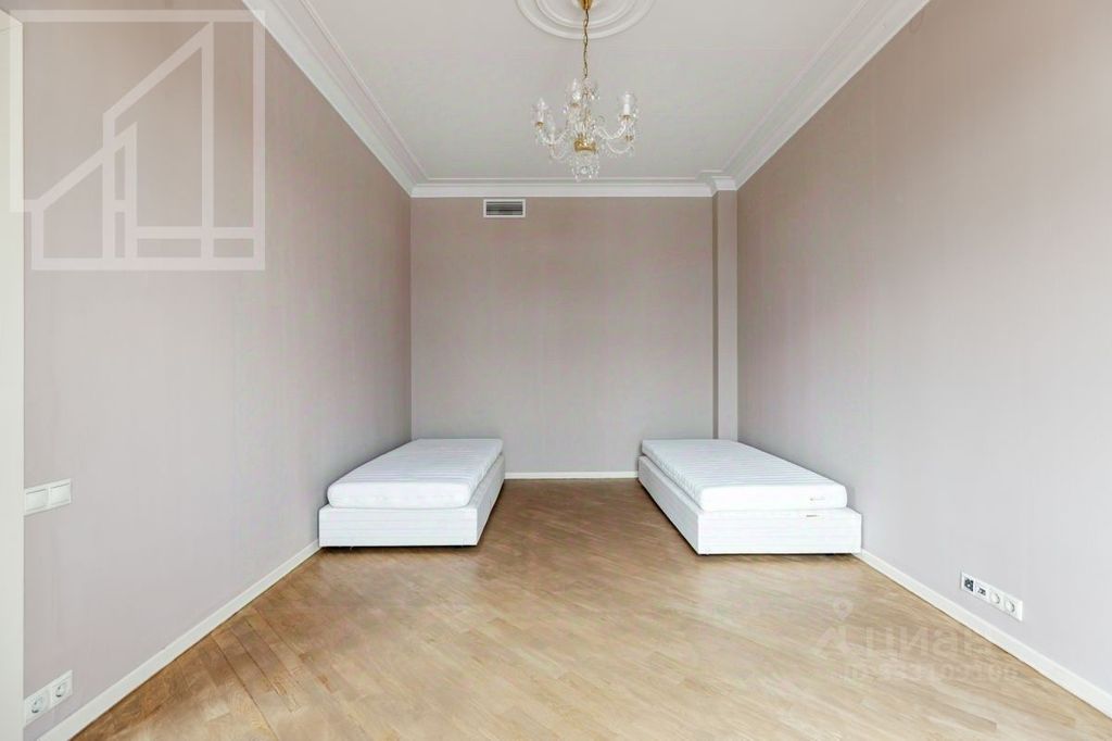 m. Mayakovskaya: Apartment, 4-rooms