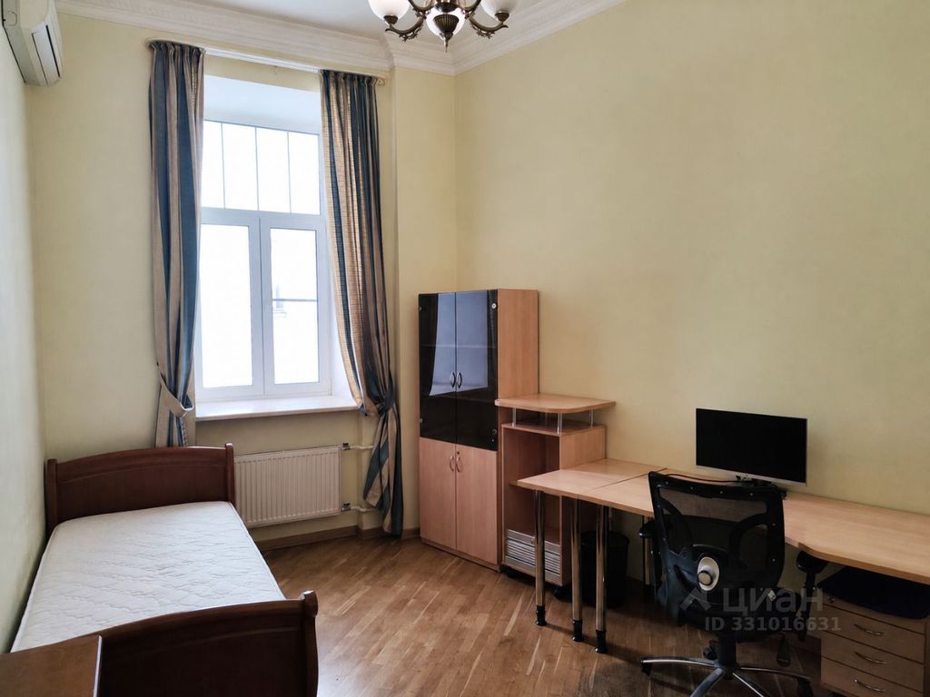 m. Lubyanka: Apartment, 3-rooms
