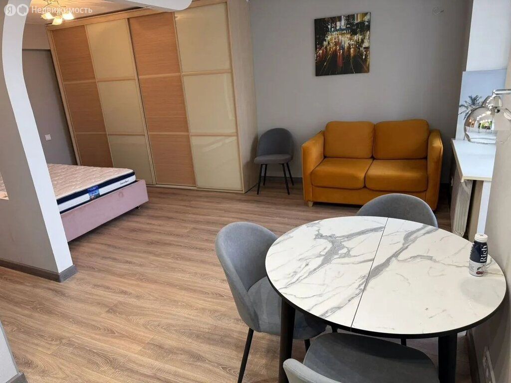 m. Shelepikha: Apartment, studio