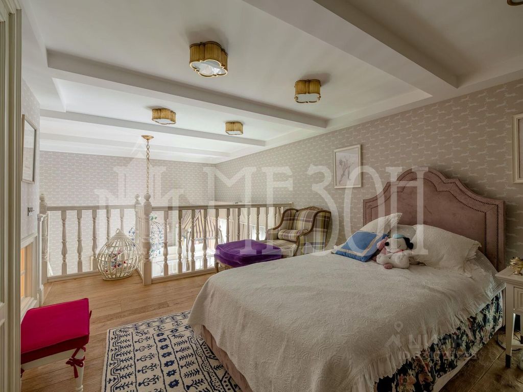 m. Chistye prudy: Apartment, 5-rooms