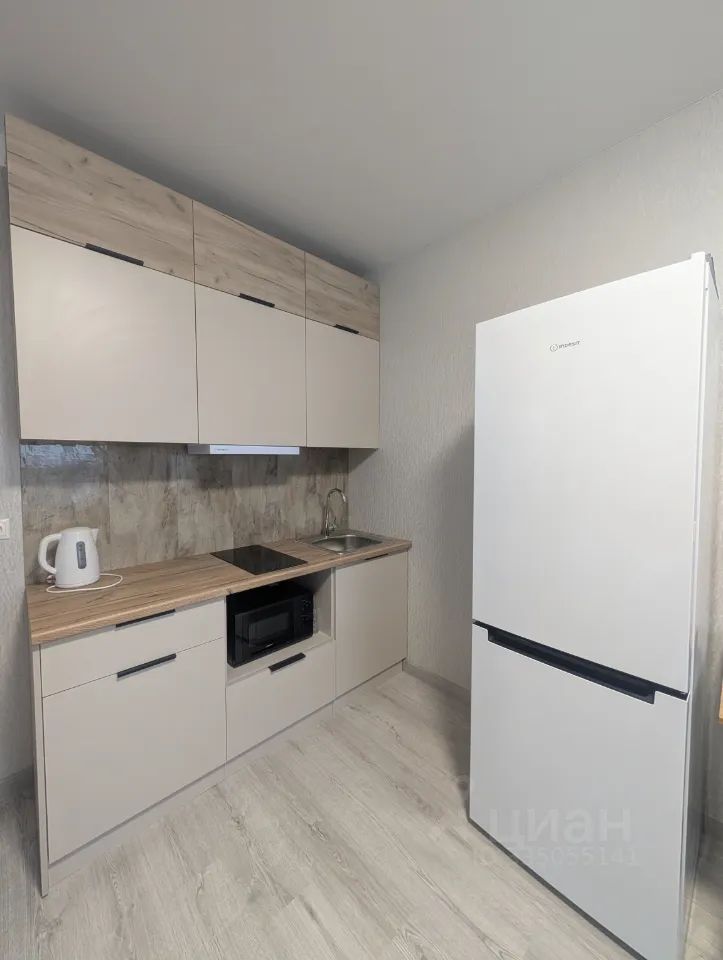 m. Lukhmanovskaya: Apartment, 1-rooms