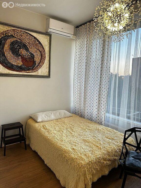 m. Verkhnie Kotly: Apartment, studio