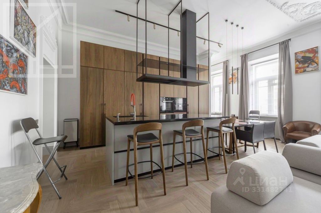 m. Kropotkinskaya: Apartment, 5-rooms