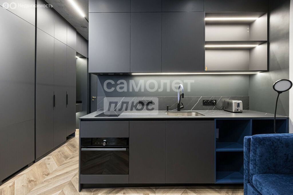 m. Zorge: Apartment, studio