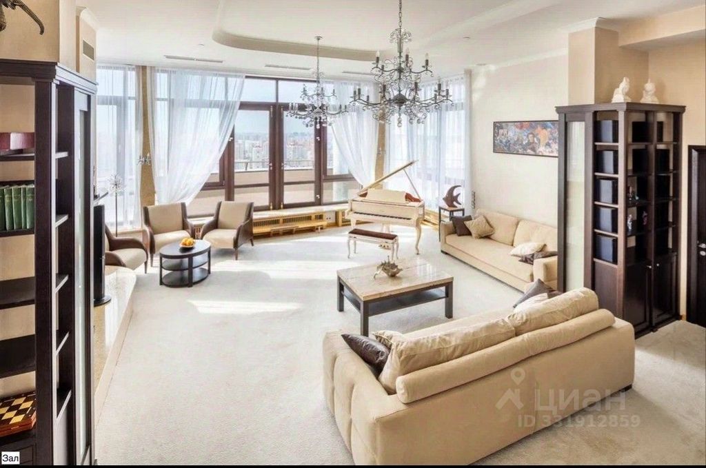 m. Minskaya: Apartment, 6-rooms