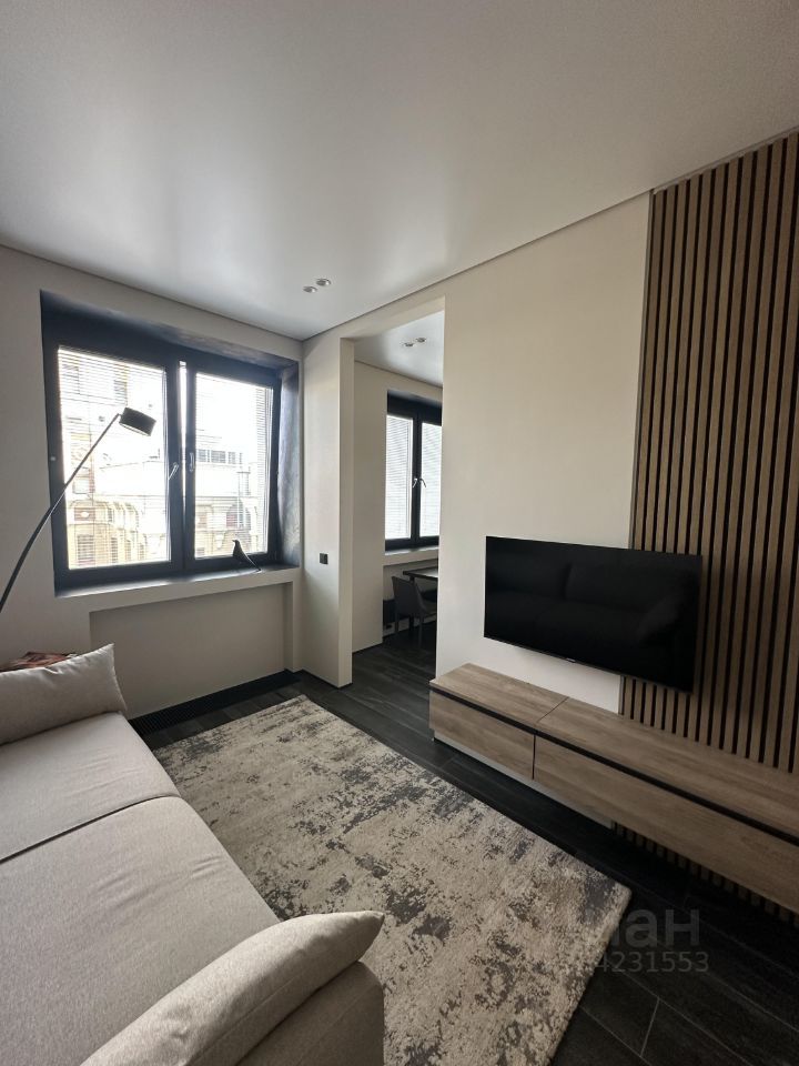 m. Ploschad trekh vokzalov: Apartment, 2-rooms