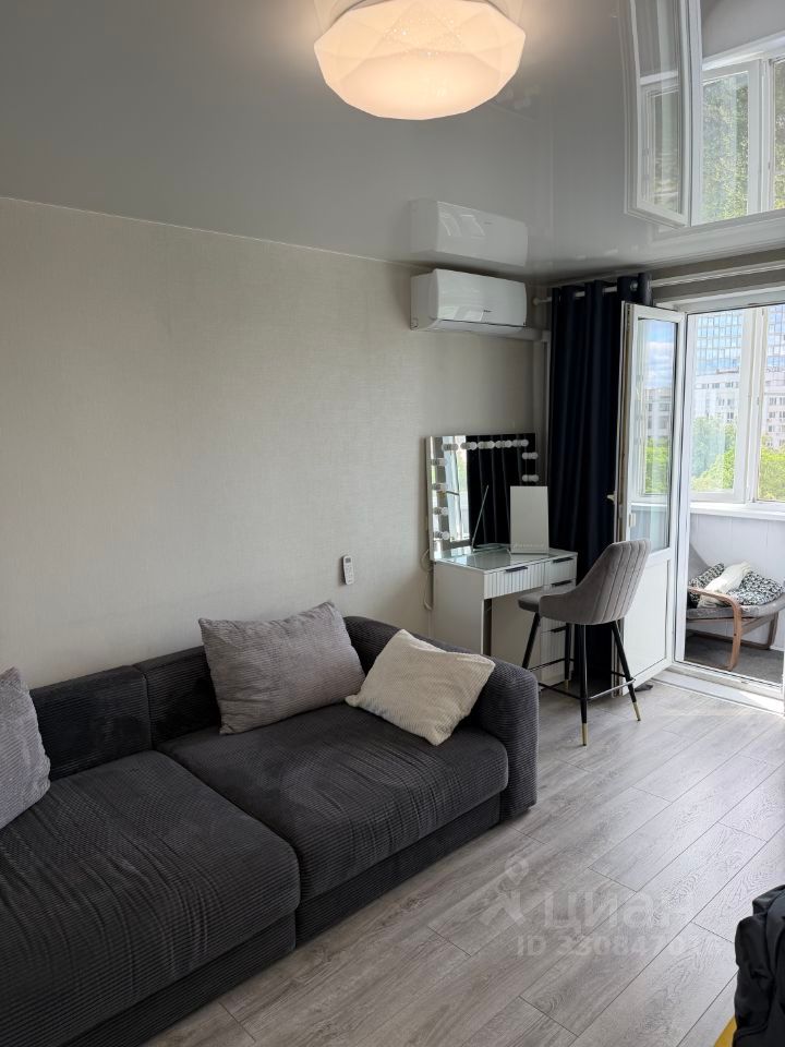 m. Ulitsa 1905 goda: Apartment, studio