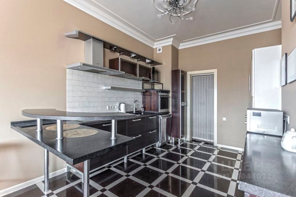 m. Mayakovskaya: Apartment, 4-rooms