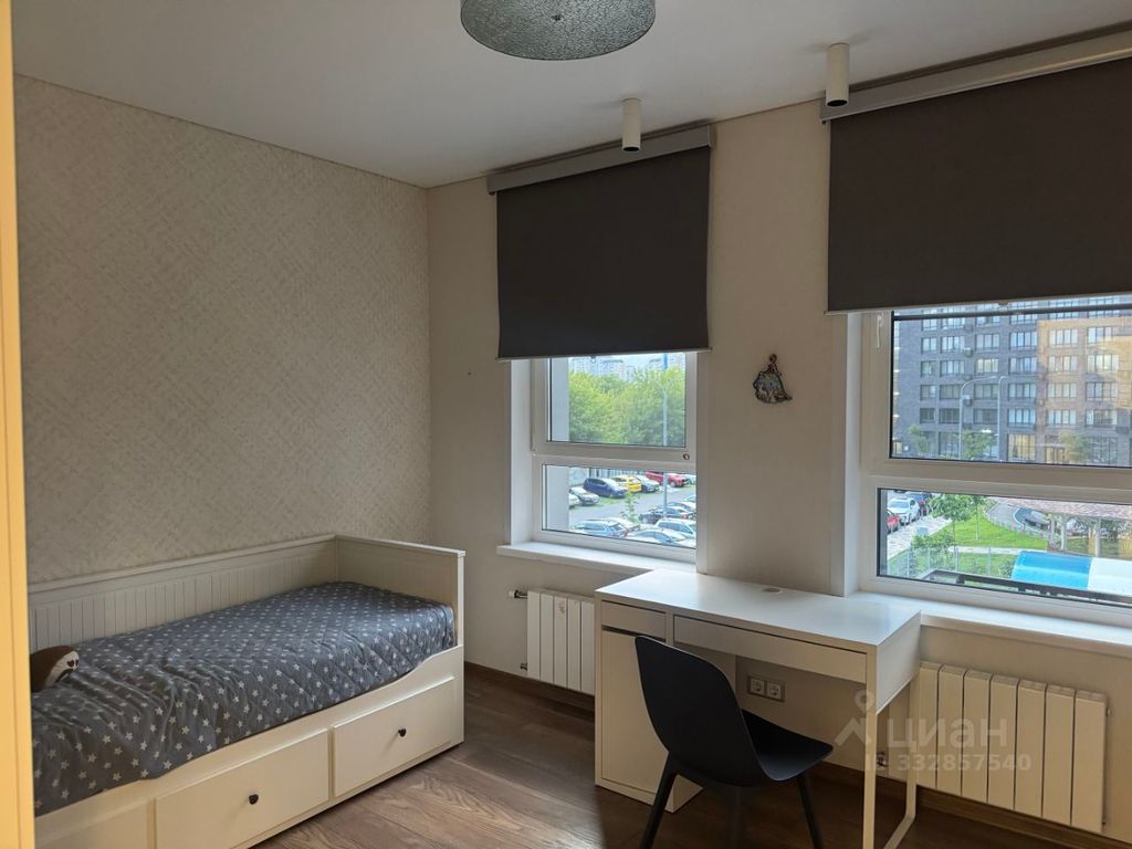 m. Lukhmanovskaya: Apartment, 3-rooms