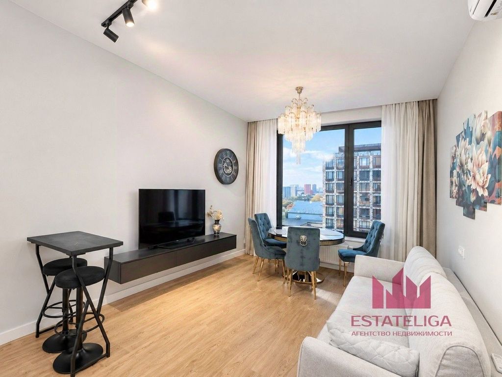 m. Verkhnie Kotly: Apartment, 2-rooms