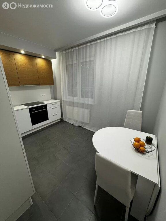 m. ZIL: Apartment, 1-rooms