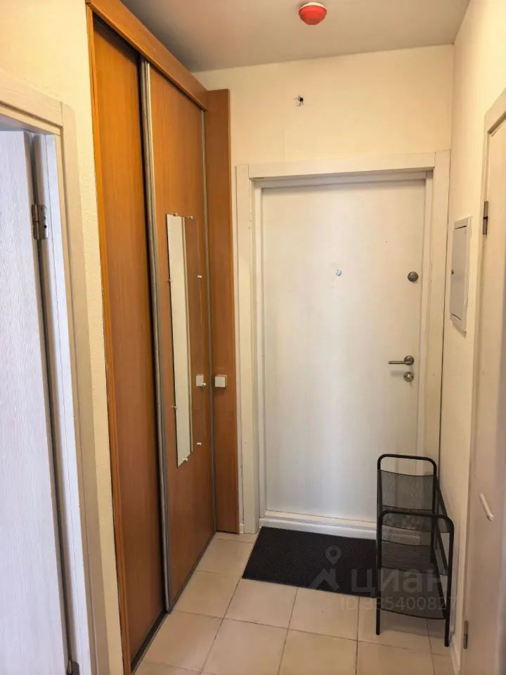 m. Lukhmanovskaya: Apartment, 1-rooms
