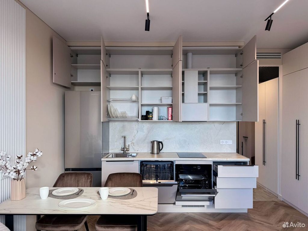m. Maryina Roscha: Apartment, studio