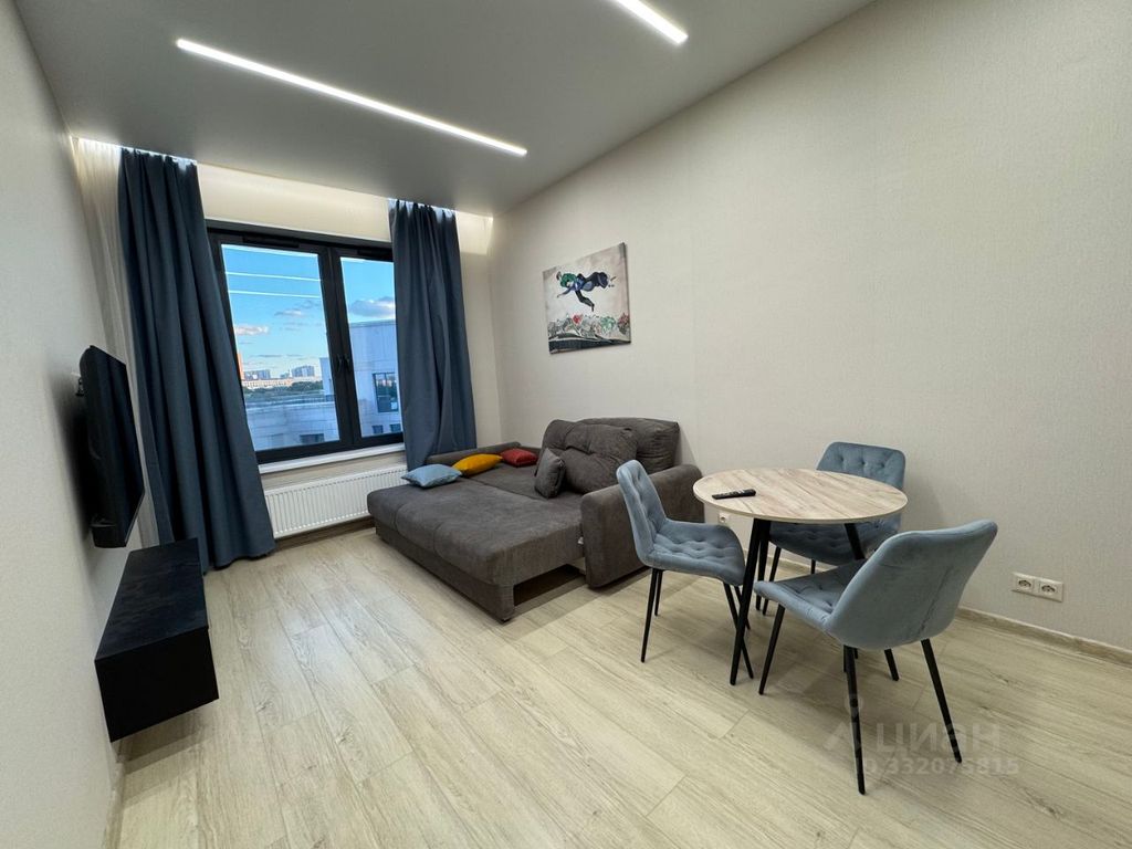m. ZIL: Apartment, studio