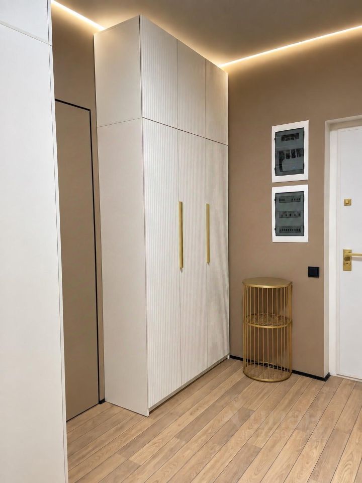 m. Dubrovka: Apartment, studio