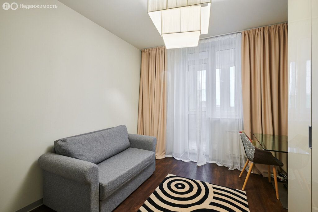 m. Barrikadnaya: Apartment, 3-rooms
