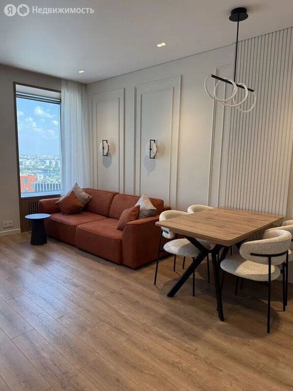 m. ZIL: Apartment, 2-rooms