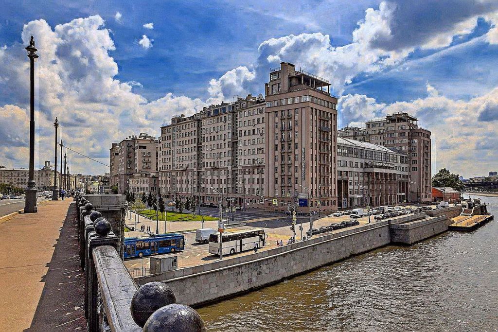 m. Kropotkinskaya: Apartment, 2-rooms