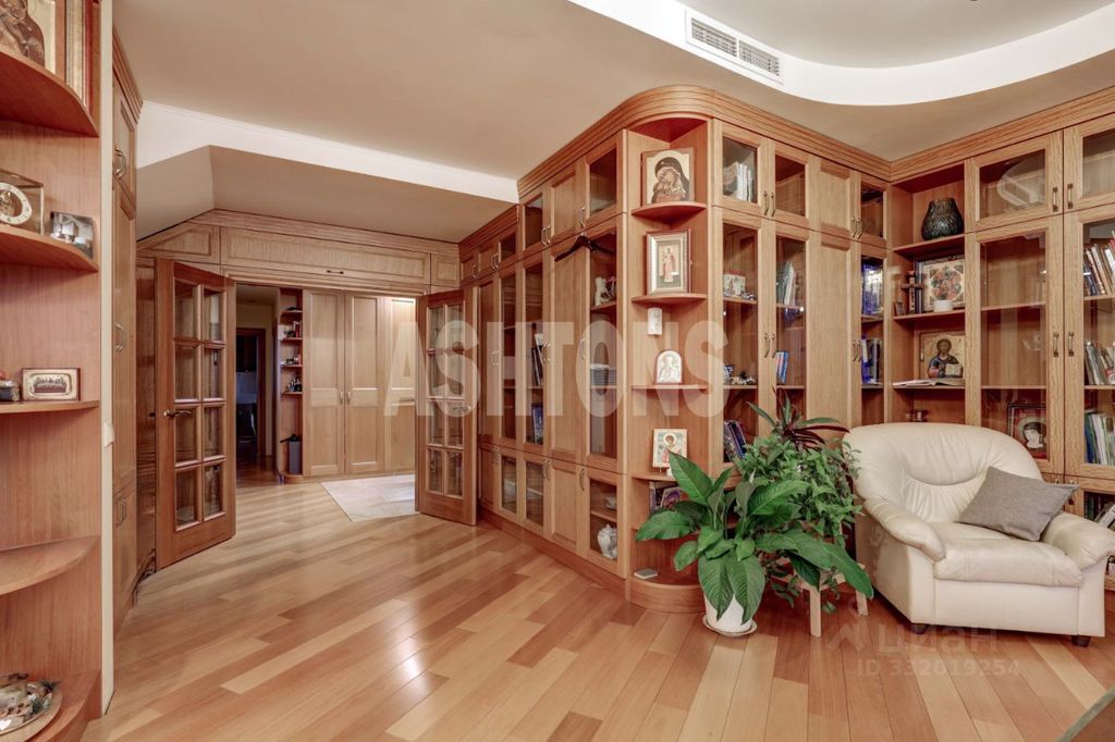 m. Smolenskaya: Apartment, 3-rooms